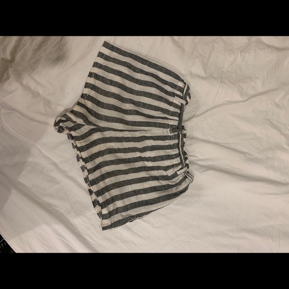 paperbag / flowy shorts with tie belt - Picture 4 of 4